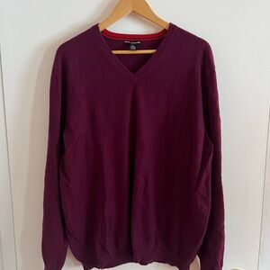 Club Monaco Men's V-Neck Burgundy Sweater